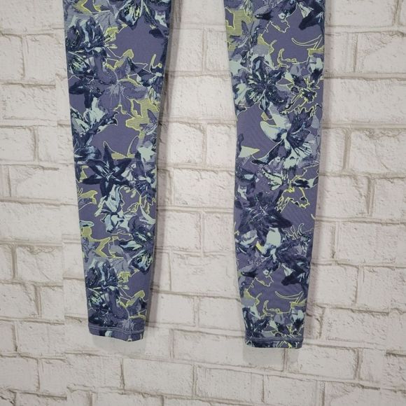 Fabletics printed leggings - Picture 4 of 12